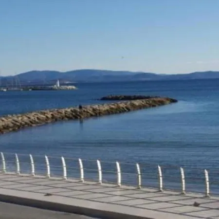 Apartment Hyeres, 1 Piece, 4 Personnes - Fr-1-335-136 *